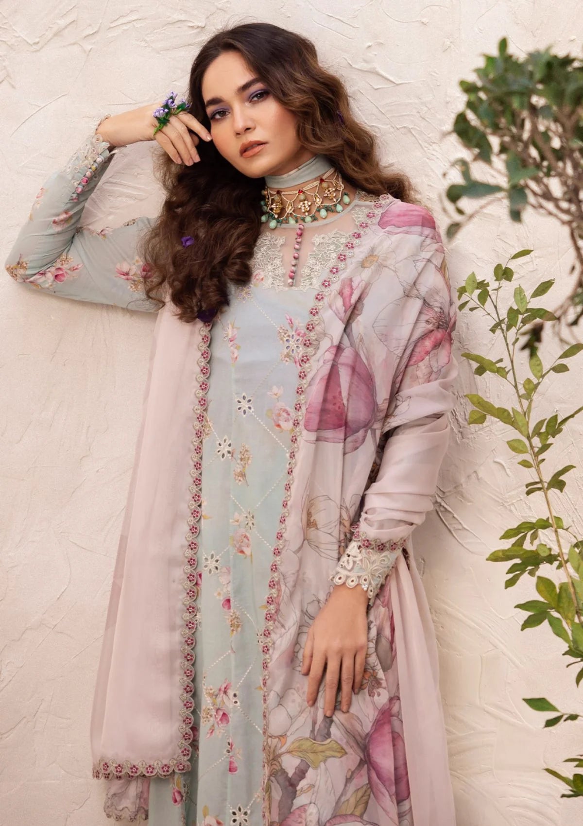 3 Piece-Iznik Dahlia Embroidered Luxury Lawn Suit DL-10